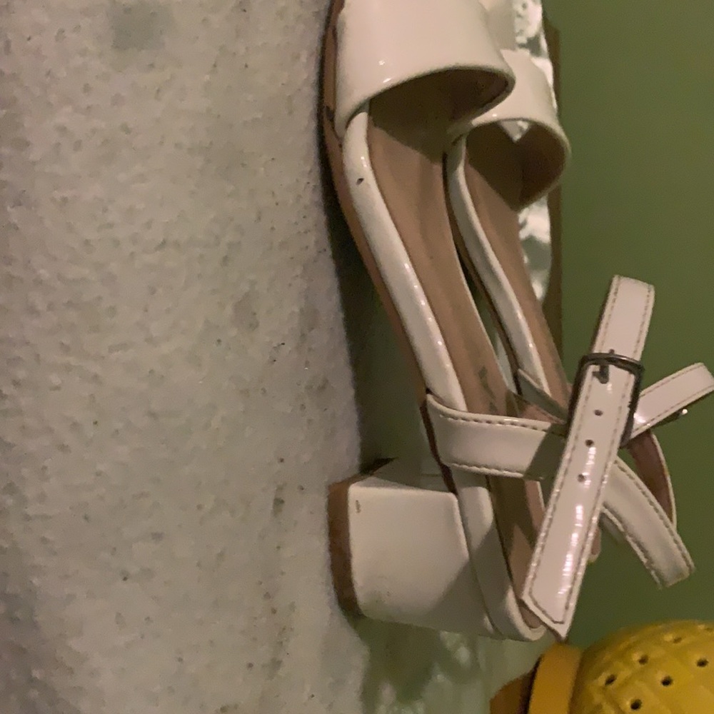 High heels - Picture 2 of 4